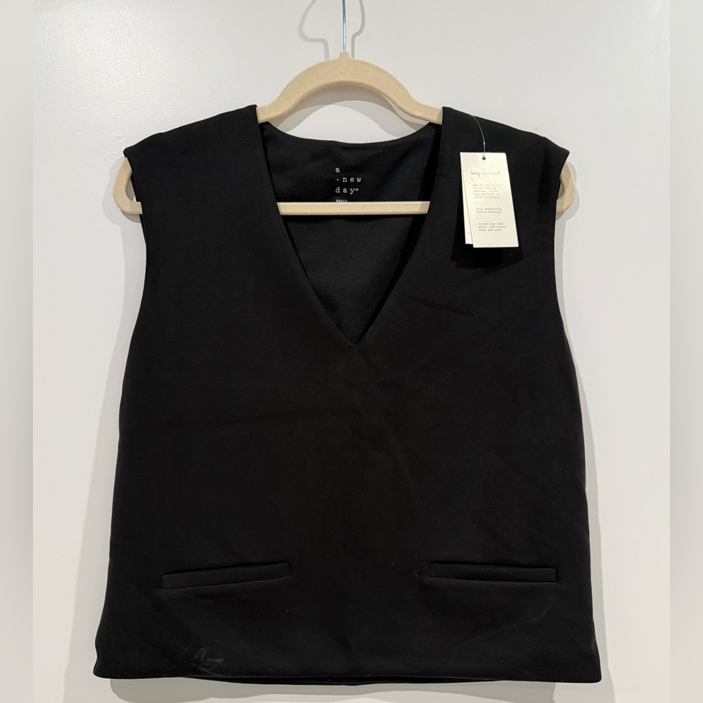 Target a new day sleeveless top, small